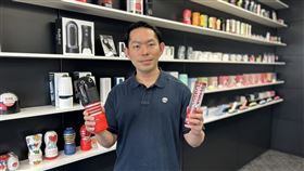 身為用過6000款以上產品的老司機，手塚先生推薦「極限真空控組合＋新杯趣專用潤滑液」，笑稱有預算的男性絕對能感受到前所未有的舒適。（圖／記者簡浩正攝影）

