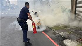 微型電動二輪車,鶯歌,冒煙,滅火器,電池,自燃