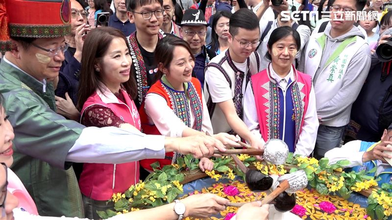 龍岡米干節正式開幕！潑水祈福、歡樂迎福