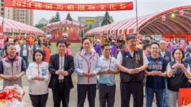 ▲市長張善政也與連江縣政府代表及出席貴賓點亮平安風燈。（圖／市府提供）