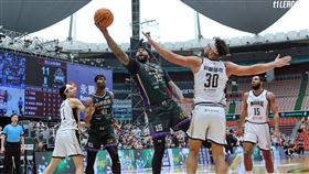 台新戰神此役成功限制住卡森斯，讓他投籃命中率寫下來台新低。（圖／T1聯盟提供）