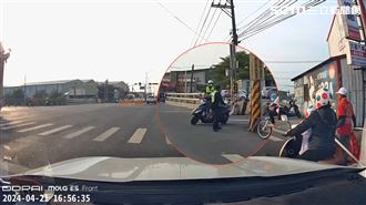 警交管遭「大石攻擊」畫面曝　他下場慘了