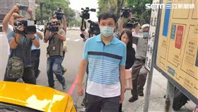 5億高中生，偽造文書案開庭，夏男第6度穿藍色上衣，高中友不信五億生會尋短(圖／翻攝畫面)