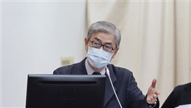 祭台股穩定措施？黃天牧：現在還不需要立委關注台股上週大跌，此時是否需要推出救市措施。金管會主委黃天牧（圖）22日在立法院財政委員會答詢時說，台股到2萬點已經1個多月了，如果只是外在情勢，要看這週的情況，還不需要現在就談什麼穩定措施。中央社記者裴禛攝  113年4月22日