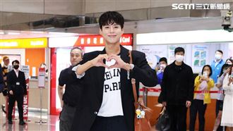 男神朴寶劍現身桃機　蹲下簽名寵粉無極限