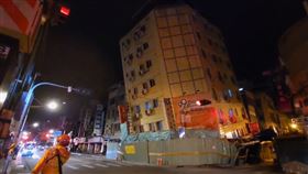 花蓮今凌晨6.3地震「富凱大飯店」傾倒，幸無人傷亡。