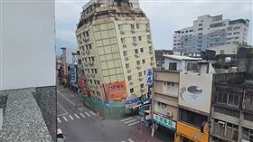 ▲花蓮「富凱大飯店」因地震傾斜。（圖／翻攝畫面）