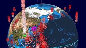 有網友分享3D圖，明顯可見台灣過去24小時內的地震相當密集。（圖／翻自臉書）
