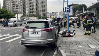 吃感冒藥頭暈　休旅車衝撞機車釀6傷