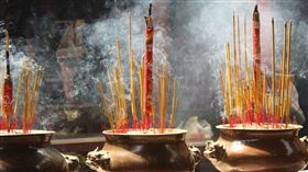 ▲犯太歲的人，到時候記得到廟宇拜太歲，當能助運。（示意圖／翻攝自pixabay）