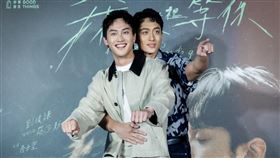 范少勳（前）、劉俊謙出席《我在這裡等你》試映會。（圖／抓馬文化提供）