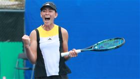 萬奕彣贏得高女單金牌後露出興奮表情。(圖／臺北市政府教育局提供)