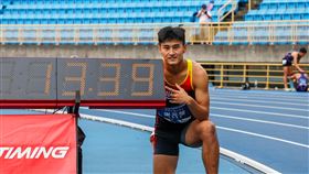 ▲高雄市鳳山商工謝元愷在高男組110公尺跨欄決賽，以13秒39改寫自己保持的U20全國紀錄。（圖／臺北市政府教育局提供）
