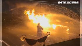 國道1號員林段嚴重車禍，5車追撞引發火燒車意外。（圖／翻攝畫面）