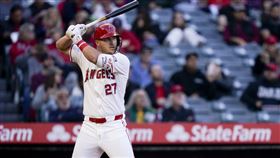 ▲2020年後首度打第1棒，楚奧特（Mike Trout）炸裂第6支「首局首打席全壘打」。（圖／美聯社／達志影像）