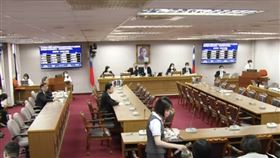 立法院司法及法制委員會邀法務部長蔡清祥等相關單位列席就「如何透過行政簡化、訴訟減量與科技運用以降低基層司法體系負擔之成效與精進期程」進行專題報告，並備質詢。（圖／翻攝自國會頻道）