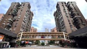 即便政府施行各項打房政策，房價受其他因素影響，依舊難跌甚至攀升，部分民眾受限於手邊預算，除了傾向選購小宅、中古屋，其實也包含價格較親民的國宅。