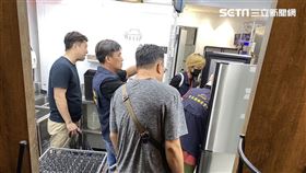 ▲食安處人員前往稽查。（圖／翻攝畫面）