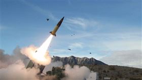 美國軍方的「陸軍戰術飛彈系統（ATACMS）長程飛彈」。（圖／翻攝自洛克希德馬丁公司網頁lockheedmartin.com）