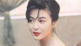 關之琳/年輕時美照/翻攝關之琳舊日畫冊微博