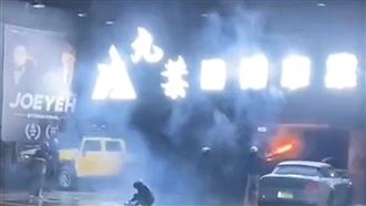 只因車貸沒過　 8惡煞鞭炮狂轟Joeman車行