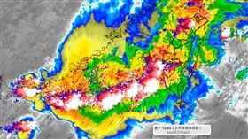 南部要提高警覺! 雷雨胞持續移入（圖／翻攝自彭啟明 臉書） 