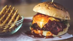 漢堡居然成為命案的導火線。示意圖（pexels）