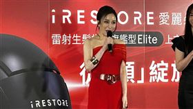 温嵐分享最近勤跑演場會活動，因表演常常要吹、染、整燙頭髮，每次照鏡子都特別留意「髮際線」有沒有出現後退情況。（圖／記者簡浩正攝影）