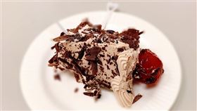 護理師送來一塊母親節蛋糕（圖／翻攝自Icu醫生陳志金臉書）