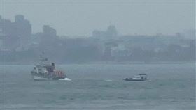 金門船翻覆。（圖／翻攝畫面）