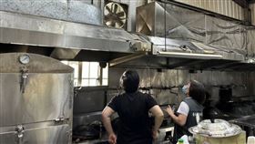 ▲台南市政府衛生局到餐廳現場查核。（圖／台南市政府衛生局官網）