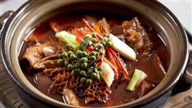 ▲潮粵坊餐廳 X 橋頭麻辣火鍋 6/5-7/5 聯手辣出粵菜「辛」境界（圖／台北美福大飯店提供）