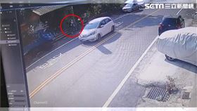 彰化員林驚險車禍，小貨車過彎失控衝撞有應媽祠廟，波及6車2路人。（圖／翻攝畫面）