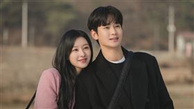 金秀賢（左）與金智媛在《淚之女王》中的合作引起超高討論度。（圖／翻攝自tvN）