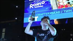 林家弘（ET）奪冠當下感動落淚。（圖／擷取自EVO Japan YouTube頻道）