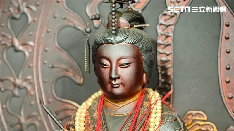 獨／註生娘娘神蹟曝：不孕夫婦床頭泛橙光