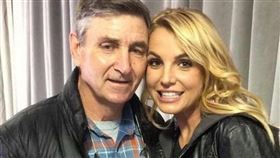 小甜甜布蘭妮被爆庭外和解老爸爸，拿不到財產還得賠償6500萬元。（圖／翻攝IG）