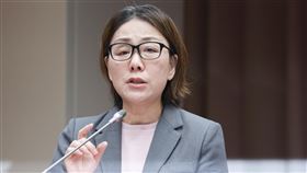 立院教育文化委員會  王時思列席備詢文化部政務次長王時思（圖）29日上午列席立法院教育及文化委員會就「表演及運動賽事黃牛票氾濫，相關單位取締、防範及執法成效」進行專題報告並備質詢。中央社記者趙世勳攝  113年4月29日