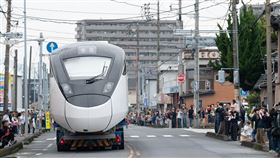 台鐵「新自強號」列車遊日本街頭？罕見一幕1.6萬人讚翻：好帥（圖／翻攝自Rail News 鐵道情）