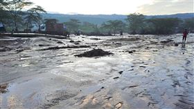 肯亞大雨釀水壩決堤「至少35人死亡」　已有數千人搬離家園
（圖／翻攝自肯亞紅十字會臉書）
