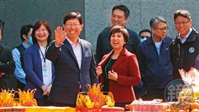 有鴻海「錢媽媽」之稱的集團總財務長黃秋蓮，3月辦理退休挺世代交替，但仍繼續在鴻海擔任顧問。（圖／鏡週刊）