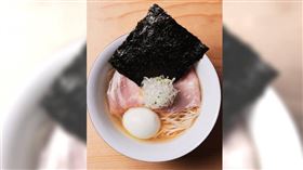 位於東京茅場町的知名拉麵店「麵屋紀茂登」（麺や 紀茂登）因為一碗拉麵要價3500元日幣（約新台幣730元），引起網友討論。（圖／X平台／@Menya_kimoto）