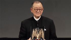 台灣資深製片人邱復生獲頒第26屆義大利烏甸尼遠東國際影展「金桑樹終身成就獎」。（圖／烏甸尼遠東國際影展提供）