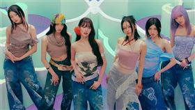 IVE先前剛完成世界巡迴演唱會近日正式推出新曲《HEYA》。（圖／翻攝自IVE IG）