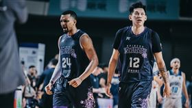 新竹御頂攻城獅洋將艾夫伯轟下PLG生涯新高的44分，帶領球隊擊敗富邦勇士，終結3連敗。（圖／新竹攻城獅提供）