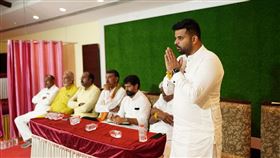 普拉吉瓦．芮瓦那（Prajwal Revanna）（圖／翻攝自@iPrajwalRevanna X平台）
https://twitter.com/iPrajwalRevanna/status/1775919542432338422