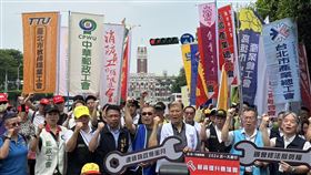 五一行動聯盟勞動節上街  要求修法挺5勞權五一行動聯盟22日表示，勞基法施行40週年，5月1日勞動節當天將舉辦遊行，將列舉加薪、保障工作權益、升級集體勞資關係、保障退休權益及解決醫護血汗等5大訴求方向，向國會提出具體的修法建議書。中央社記者楊淑閔攝  113年4月22日