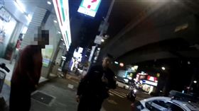 車停家門口5分鐘消失！賊2小時內秒被逮　竟辯稱「只是想幫忙移車」。（圖／翻攝畫面）