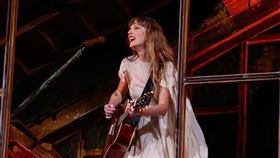 ▲泰勒絲，Natalie Oliver。（圖／翻攝自泰勒絲，Natalie Oliver IG）