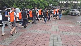 台中清水搶案主嫌落網，警方在新竹逮捕越南籍主嫌及6名共犯。(圖／翻攝畫面)
